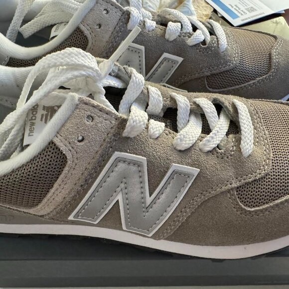 New Balance Classics 574 Core Men's Shoes Grey/White : 8 D-Medium, Suede/Textile - Picture 3 of 8